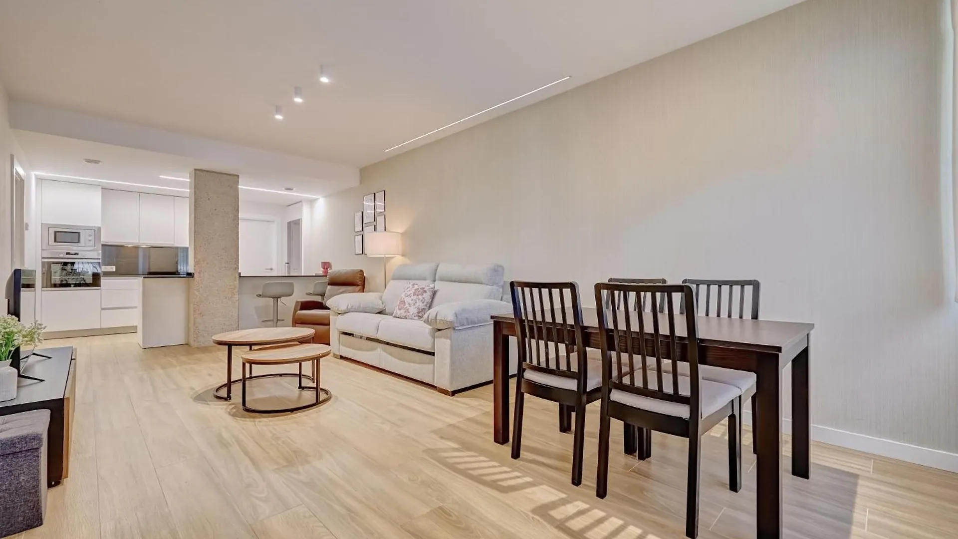 Apartamentos Ezkaba By Clabao Pamplona 0*,  Španělsko